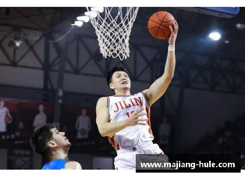 攻守兼备的篮球球员：如何在场上保持平衡与效率